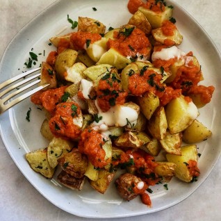 Patatas Bravas w/ Aioli & Tomatoes Sauce (2 lbs)